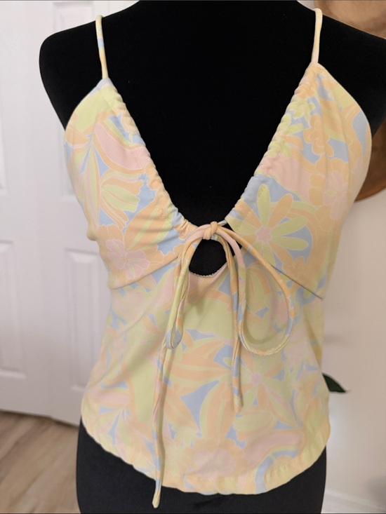 Nicole Miller Tops - Nicole Miller Pastel Floral Tie-Front Crop Cami in Yellow, Light Blue, Pink